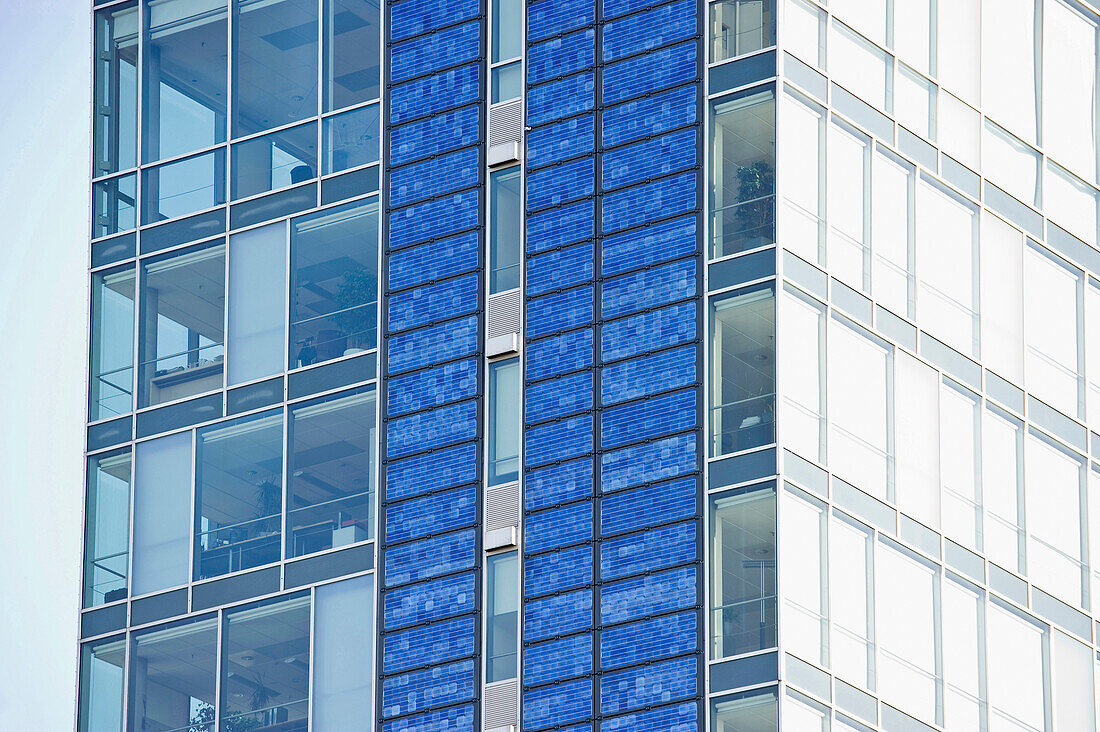 Hochhaus mit Solarfassade, Freiburg im Breisgau, Baden-Württemberg, Deutschland