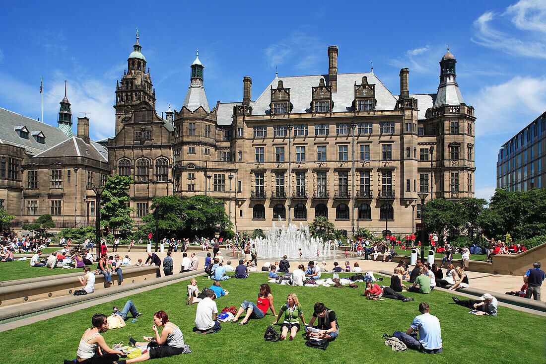 Peace Gardens and Town Hall, Sheffield, Yorkshire, UK - England