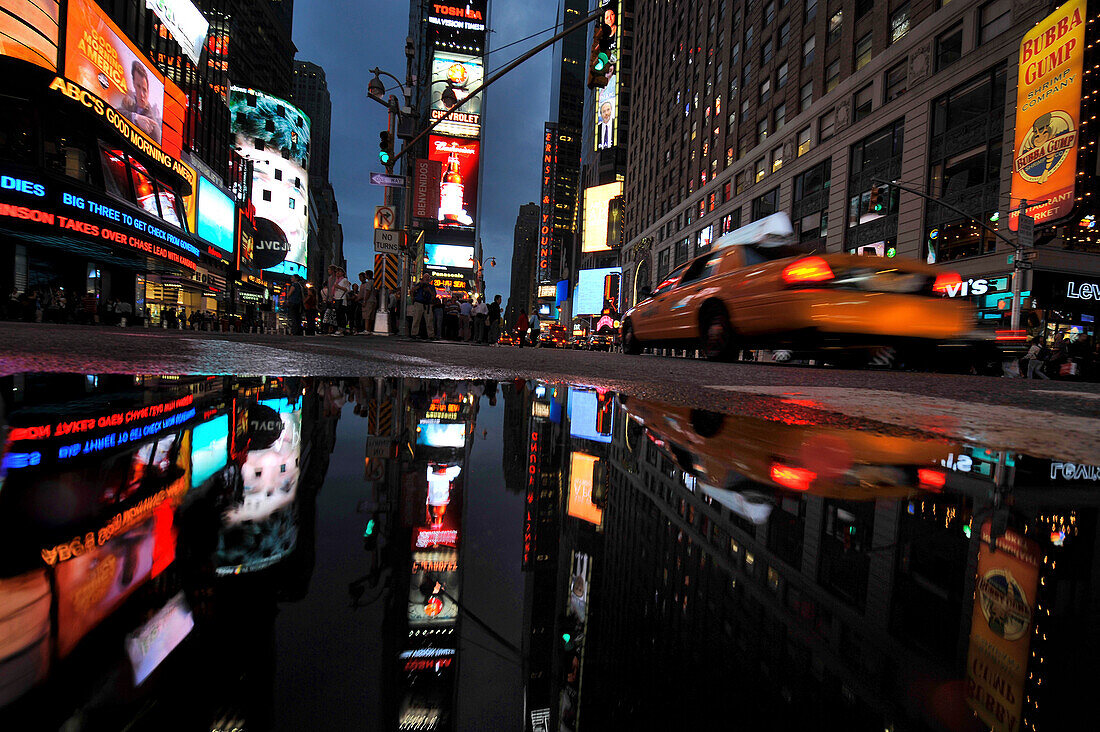 Times Square in der Nacht, Manhattan, New York City, New York, USA, Nordamerika, Amerika