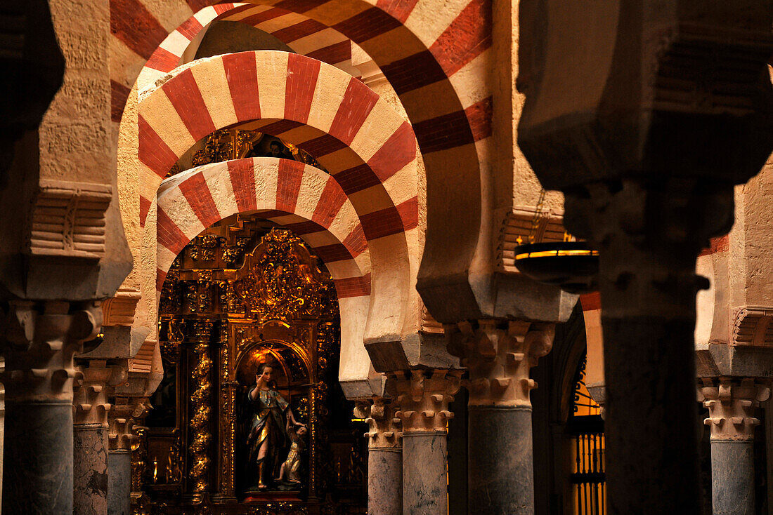 Innenaufnahme, Mezquita-Catedral, Cordoba, Provinz Cordoba, Andalusien, Spanien, Mediterrane Länder