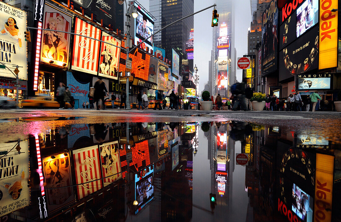 Times Square in der Nacht, Manhattan, New York City, New York, USA, Nordamerika, Amerika