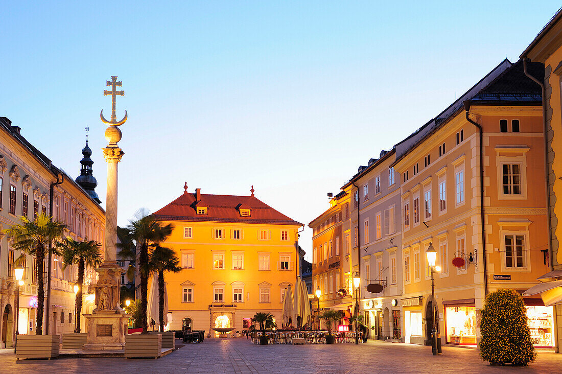 Town square Alter Platz at night, Alter Platz, Klagenfurt, Carinthia, Austria, Europe