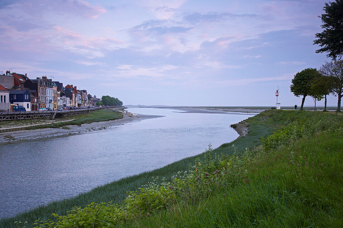 Morgenstimmung am Fluss in Saint-Valery-sur-Somme, Dept. Somme, Picardie, Frankreich, Europa