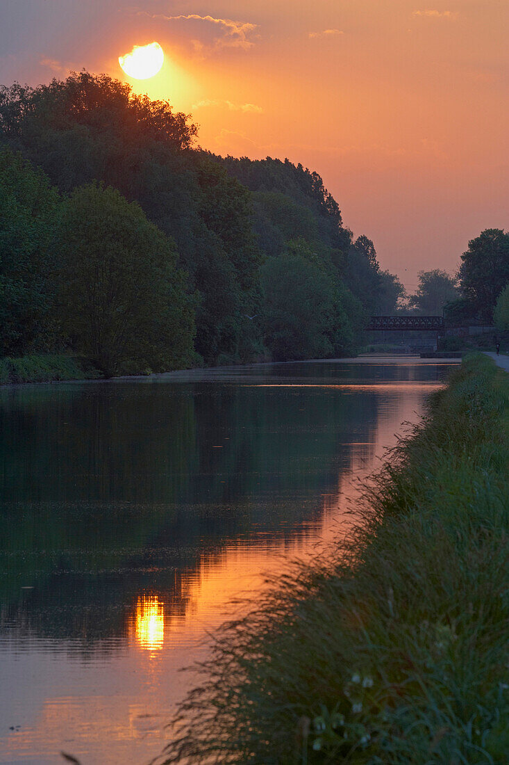 Sunset at the Canal de la Somme, Dept. Somme, Picardie, France, Europe