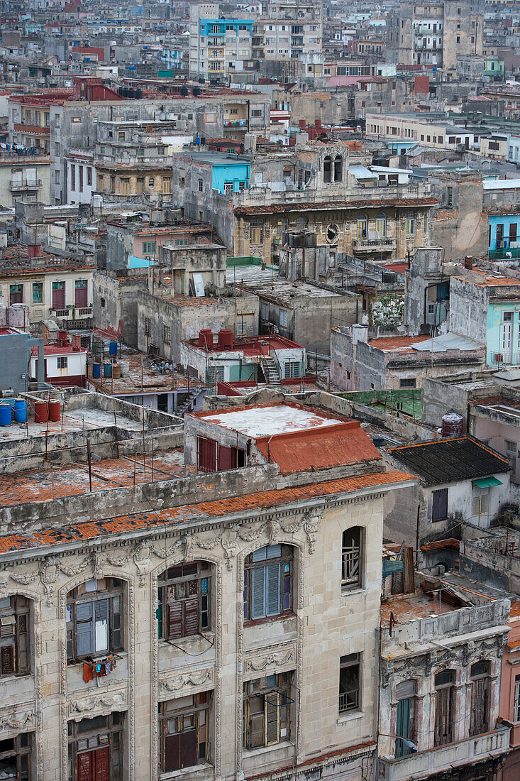 Blick über Dächer der Altstadt von Havanna, Kuba, Karibik