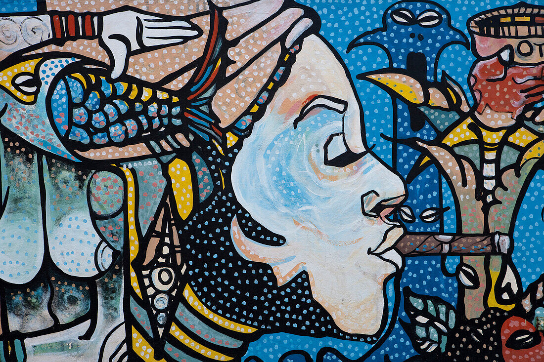 Wandgemälde zeigt Frau und afro-kubanische Elemente, Guanabo, Playas del Este, Havanna, Kuba, Karibik