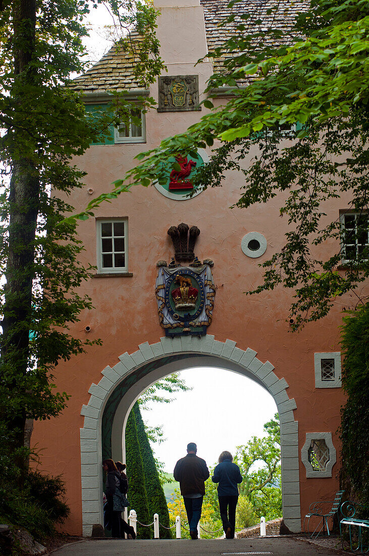Entrance arch to the village of Portmeirion, founded by Welsh architekt Sir Clough Williams-Ellis in 1926, Wales, UK