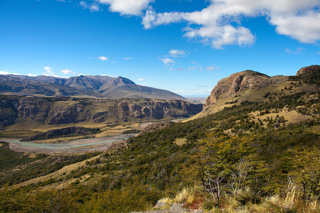 Blick ins Tal des Rio de las Vueltas, Nationalpark Los Glaciares, bei El Chalten, Patagonien, Argentinien