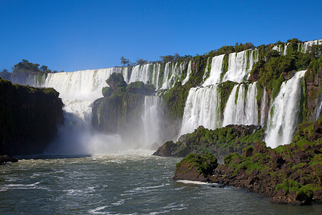 Wasserfälle im Iguazu National Park, Iguazu, Misiones, Argentinien