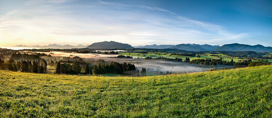 View from Schönberg onto Ammer mountains and Hörnle, Pfaffenwinkel, Upper Bavaria, Germany, Europe