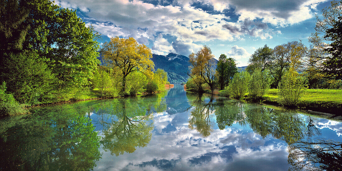 Loisach at lake Kochelsee, the Heimgarten in the background, Upper Bavaria, Germany, Europe