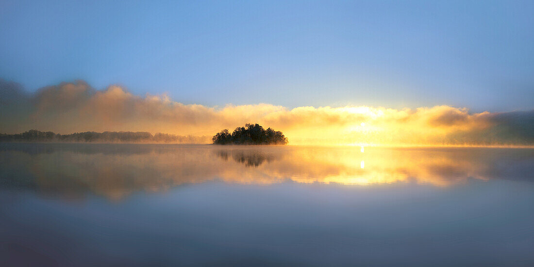 Muehlwoerth island at sunrise, Lake Staffelsee, Upper Bavaria, Germany, Europe