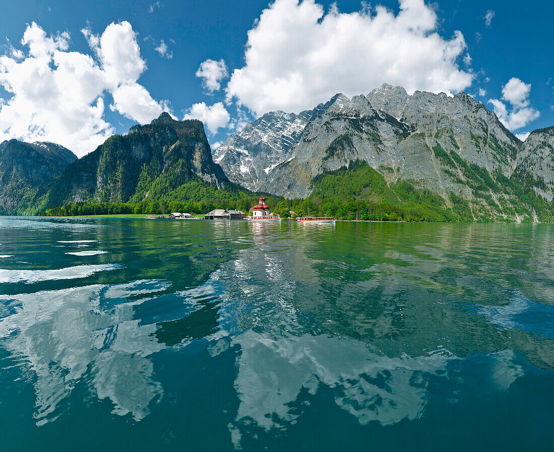 Lake Königssee and St. Bartholomew's pilgrimage church with east face of the Watzmann in the background, Berchtesgadener Land, Upper Bavaria, Germany, Europe