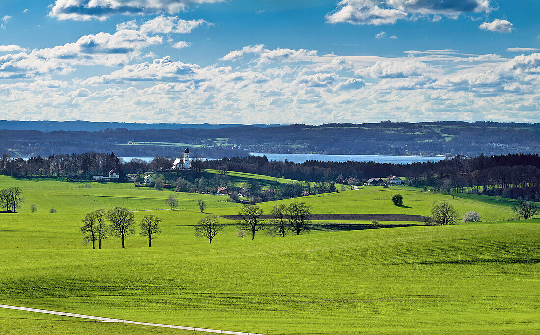 View from Degerndorf at Fuenfseenland onto Holzhausen and lake Starnberger See, Upper Bavaria, Germany, Europe