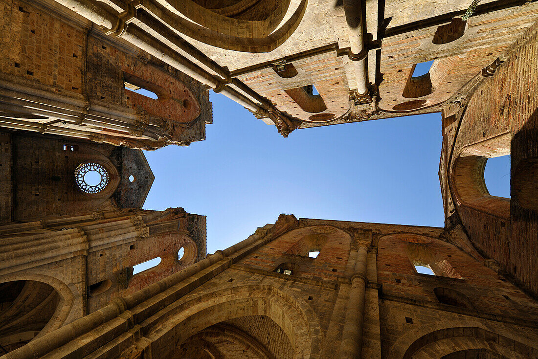 Ruins of the Cistercian abbey Abbazia San Galgano, Tuscany, Italy, Europe