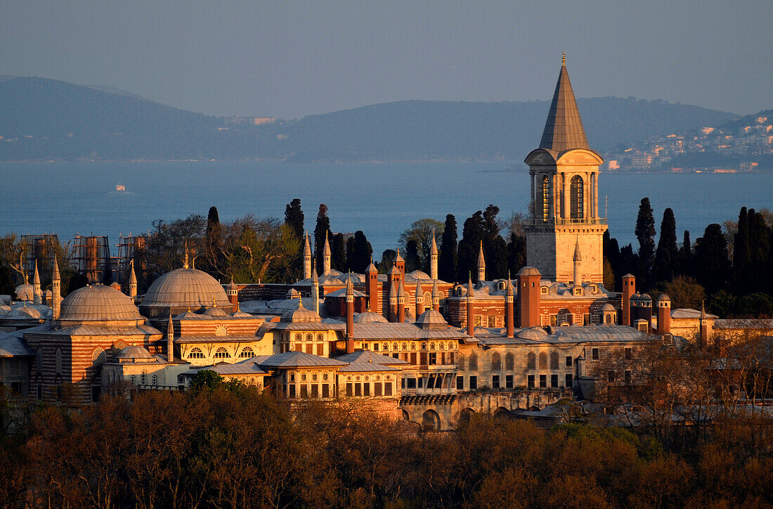 Topkapi Palace, domes and tower in the evening sun, Istanbul, Turkey, Europe