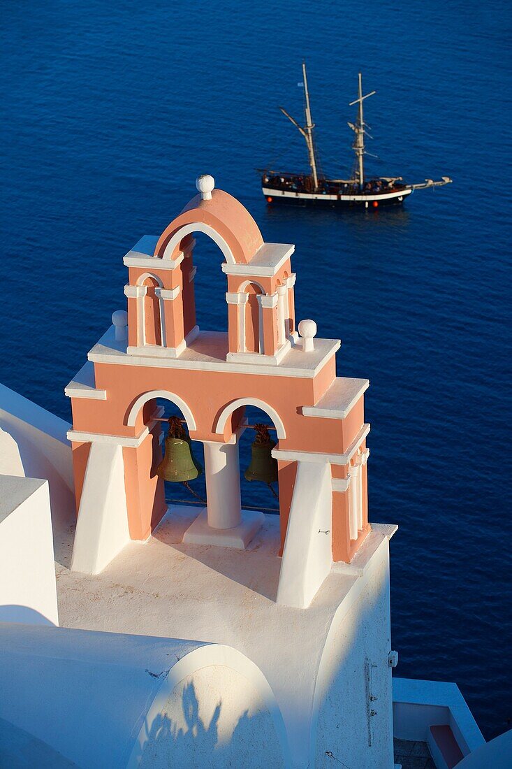 Oia, Ia Santorini - Byzantine Orthodax churches, - Greek Cyclades islands.