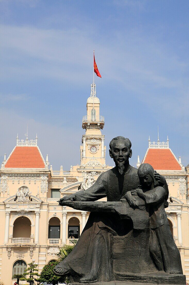 Vietnam, Ho Chi Minh City, Saigon, People's Committee, Hotel de Ville, Ho Chi Minh statue