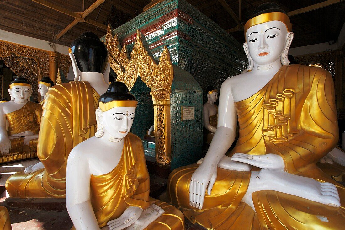 Myanmar, Burma, Yangon, Rangoon, Shwedagon Pagoda, Buddha statues