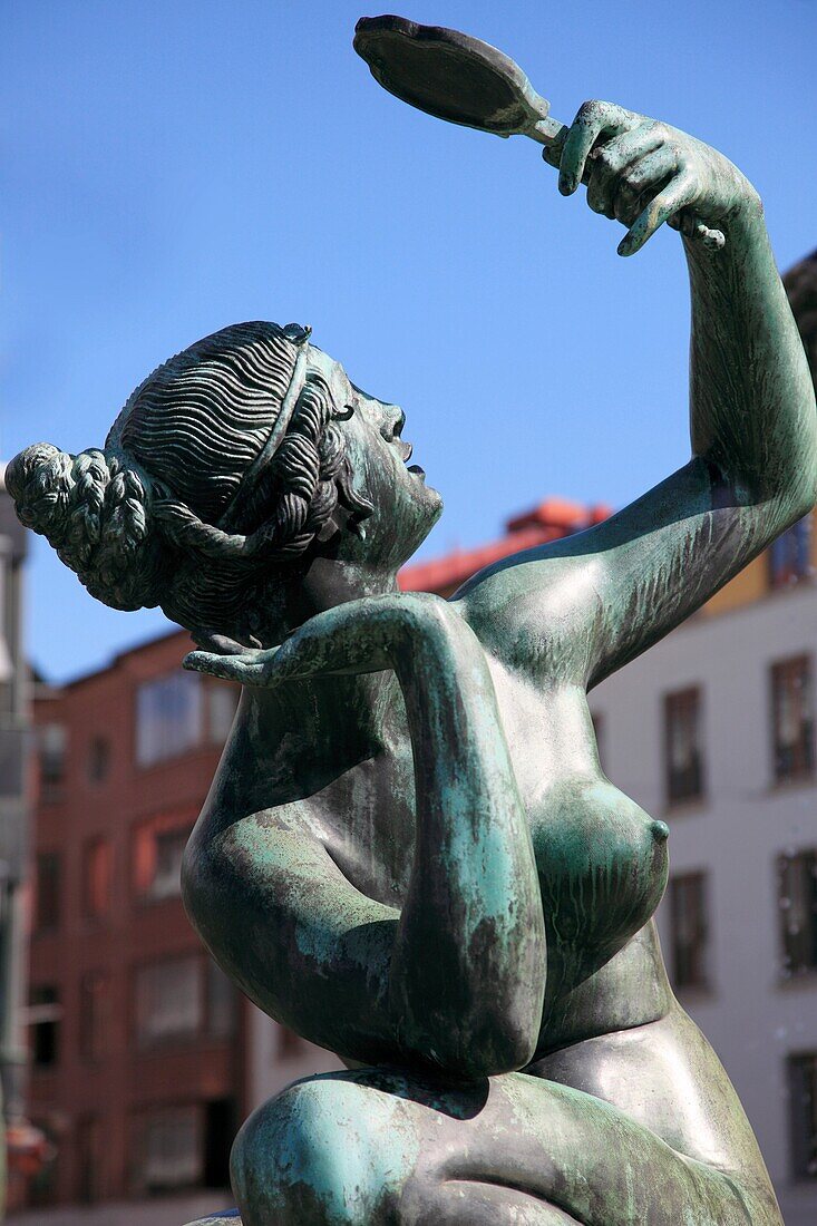 Sweden, Göteborg, Gothenburg, Järntorget, fountain statue
