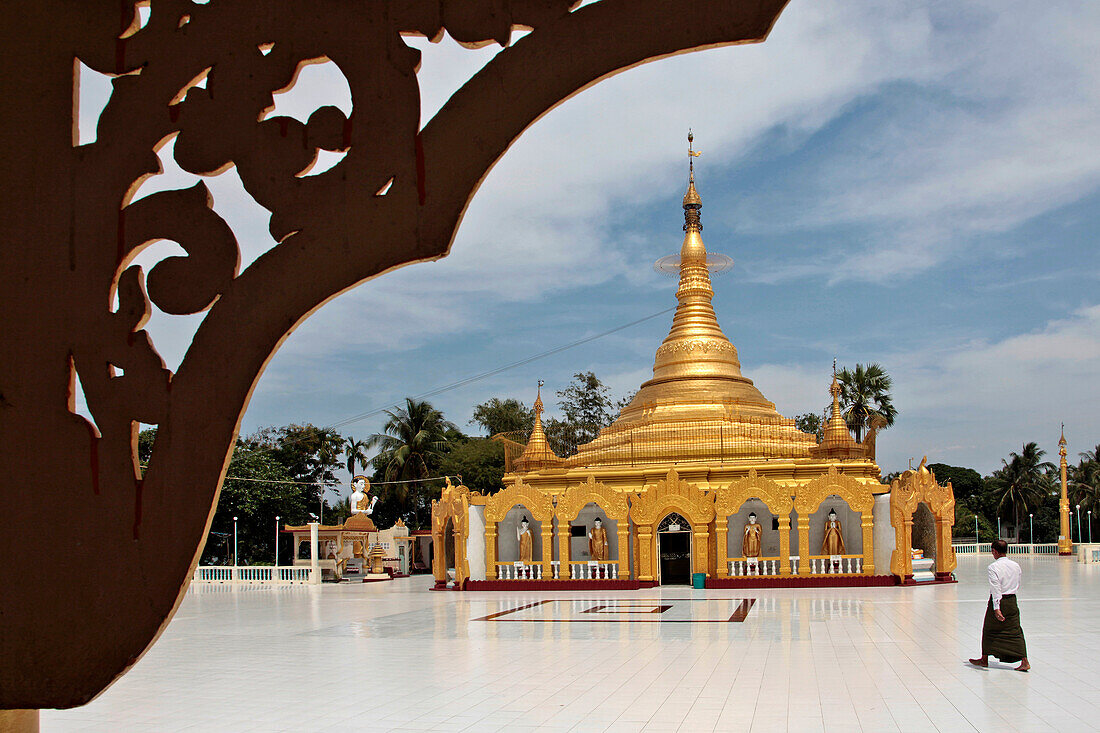 The Gilded Pagoda of Kawthaung, the City Once Called Victoria Point Under British Domination (1824-1948), Southern Burma, Asia
