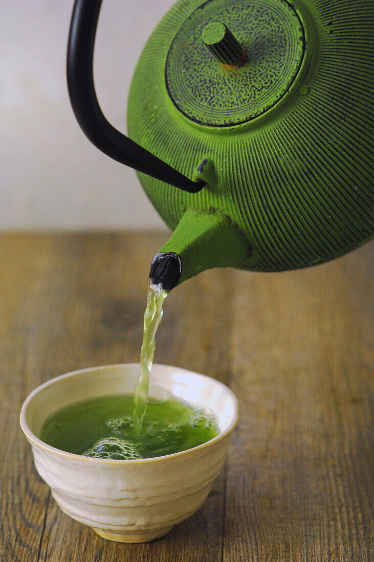 Preparing the High Quality Japanese Green Tea (Gyokuro) with a Mild Seaweed Taste and Antioxidant Properties, Japan, Asia