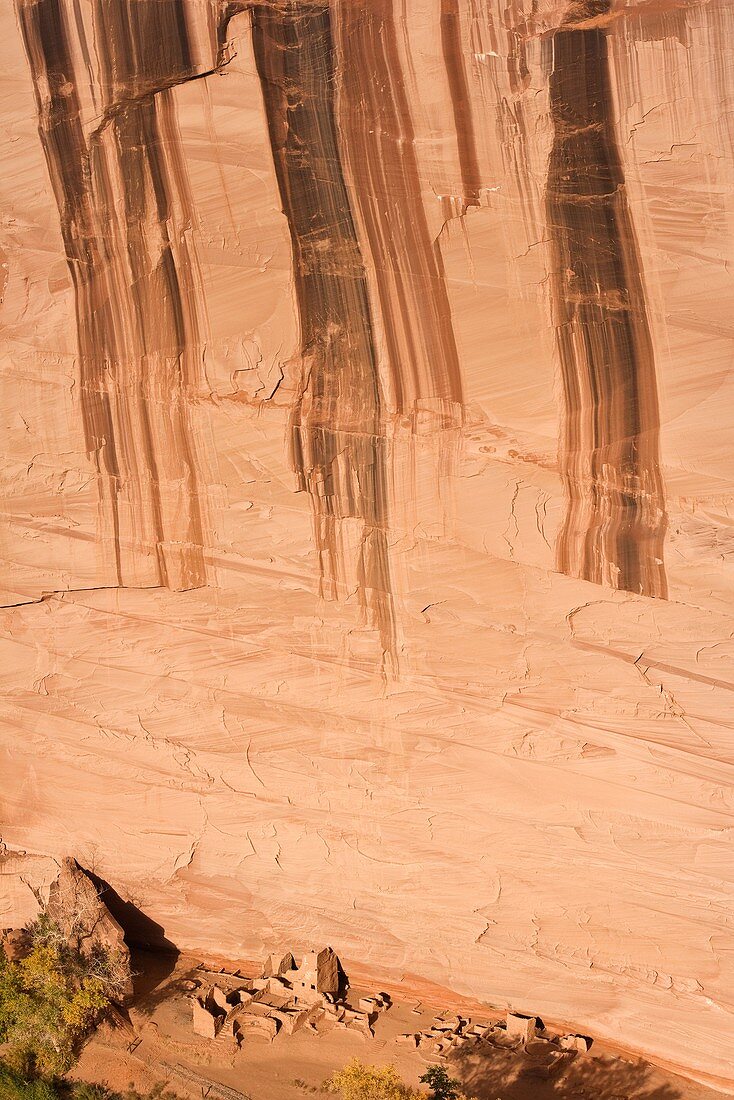 Ancient indian ruin view in the Canyon de Chelly, Arizona