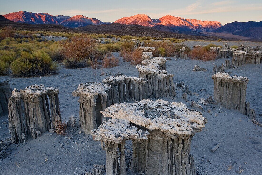Sunrise over Mono Lake tufas with Sierra mountians in the background