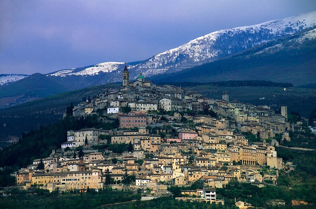 Italy, Umbria, Perugia, Trevi, view of the town