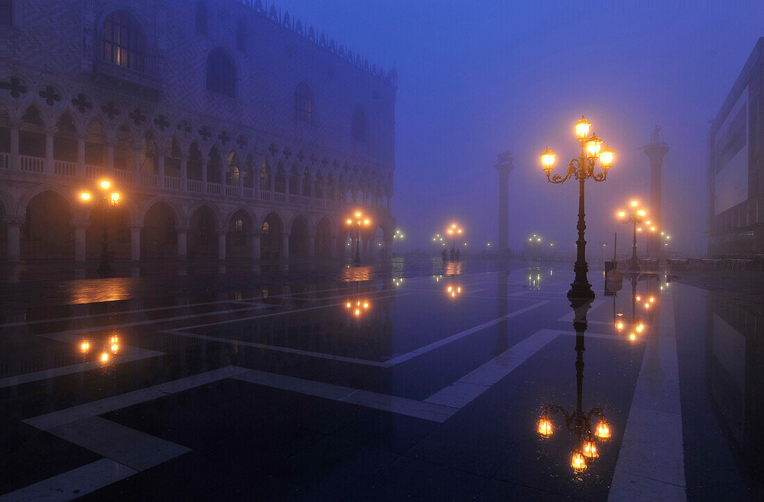 Fog, Aqua Alta, street lights, Piazzetta, Venice, Italy