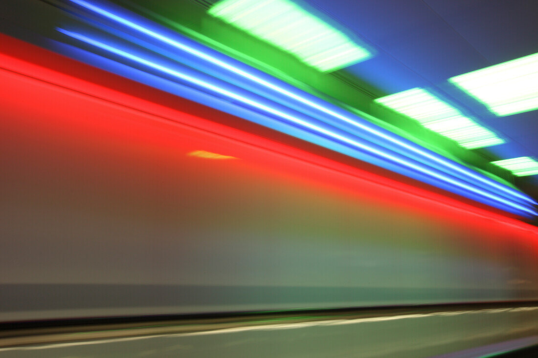 Neonkunst, Flughafen München, Terminal 1, München, Bayern, Deutschland