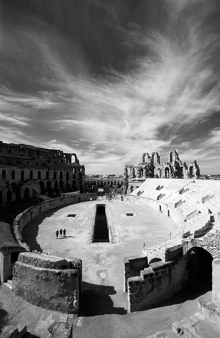 Tunisia, Roman amphitheatre of El Djem, b&w