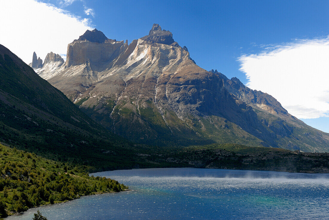 Chile, Patagonia, Torres del Paine National Park, Nordenskjöld Lake