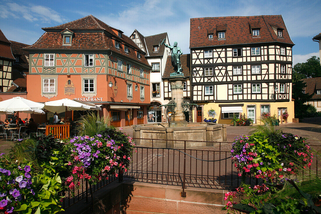 France, Alsace, Haut-Rhin, Colmar, Ancienne Douane and Schwendi fountain