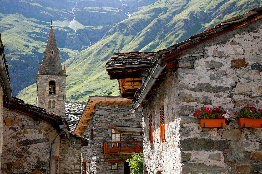 France, Rhone Alpes, Savoie, Bonneval-sur-Arc, village and church (Vanoise National parc)