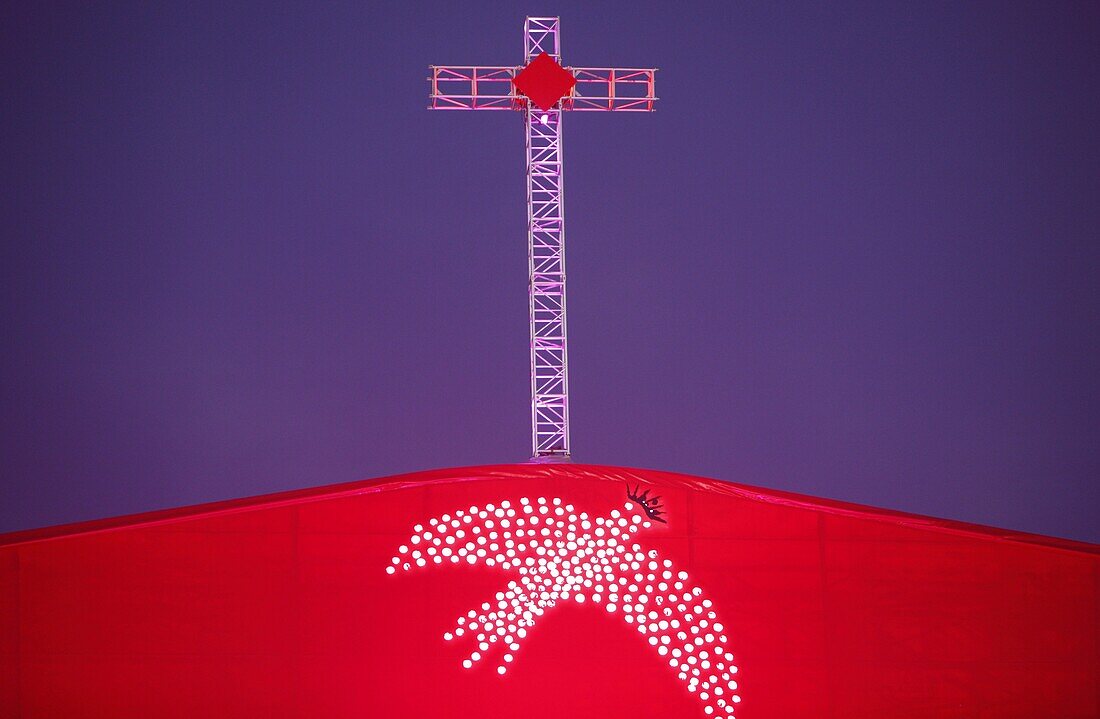 Australie, Sydney, World Youth Day. Sydney 2008. Cross and holy spirit.