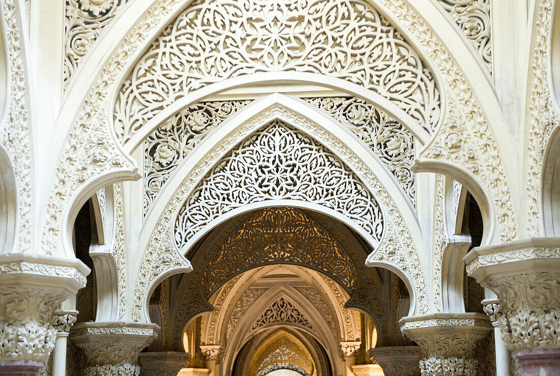 The romantic Monserrrate palace was built in 1858 on the initiative of Francis Cook, Viscount Monserrate. It is one of the most interesting examples of Sintra Romanticism. A work in the Romantic-Orientalist spirit, with its great circular tower, bulbous c