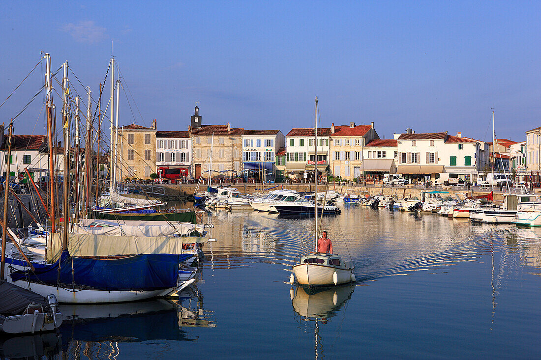 France, Poitou-Charentes, Charente Maritime, Ré island, La Flotte, old harbor