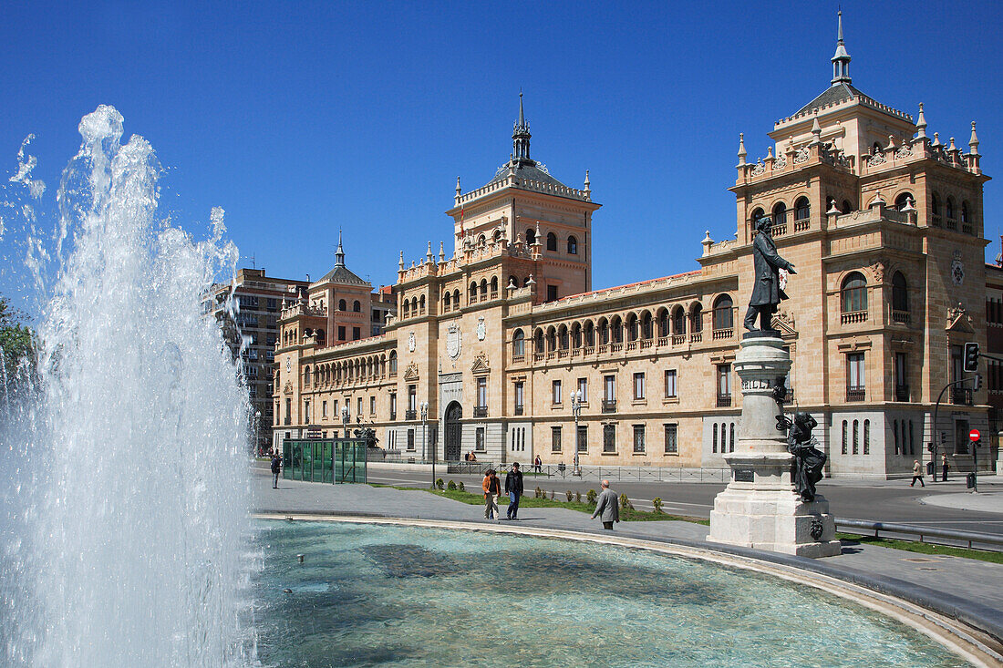 Spain, Castilla Leon, Valladolid, Plaza Zorrilla, Academia de Caballeria