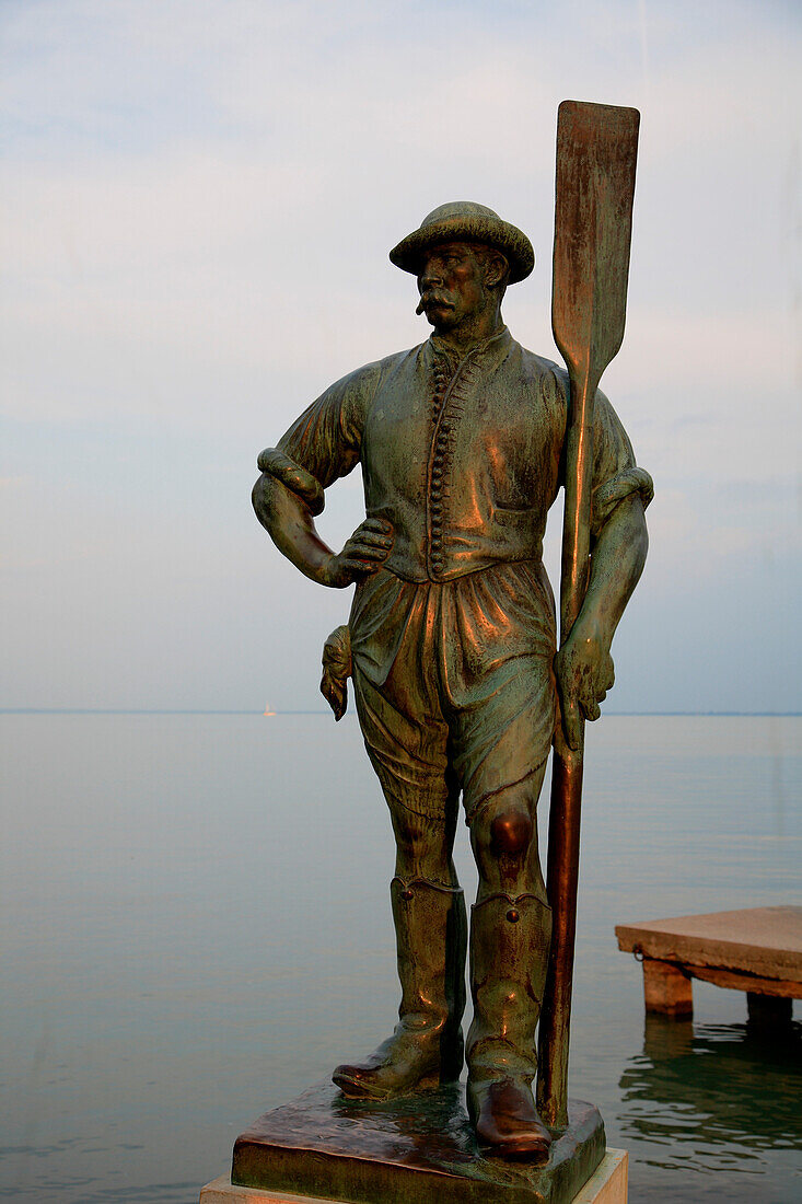 Hungary, Balatonfüred, Lake Balaton, fisherman monument
