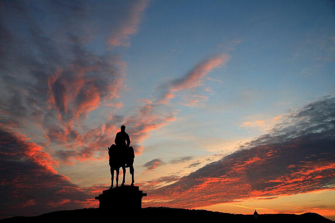 Hungary, Budapest, Artúr Görgey equestrian statue, sunset sky
