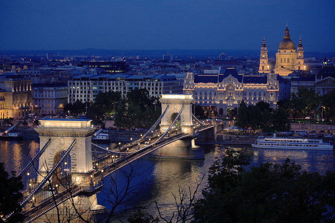 Hungary, Budapest, Chain Bridge, Gresham Palace, Basilica