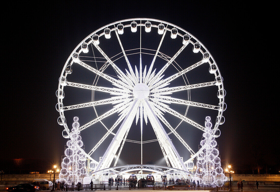 France, Paris, Concorde square, ferris wheel at night