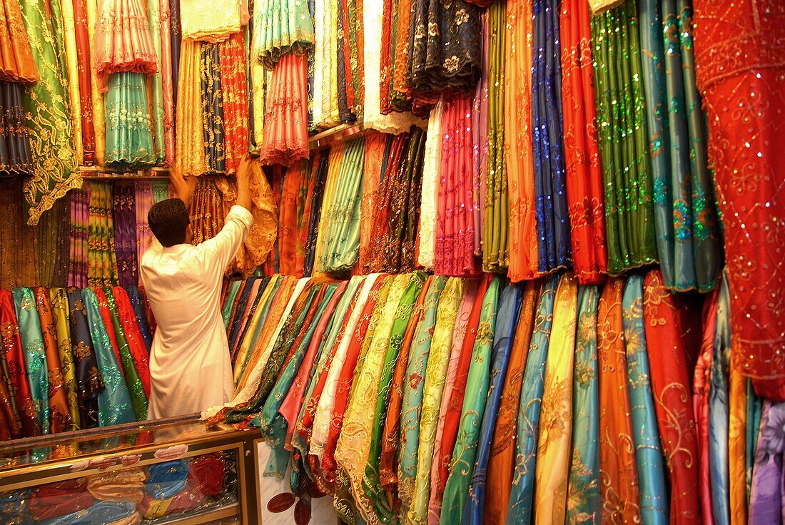 YEMEN, SANAA, Cloth market in sanaa