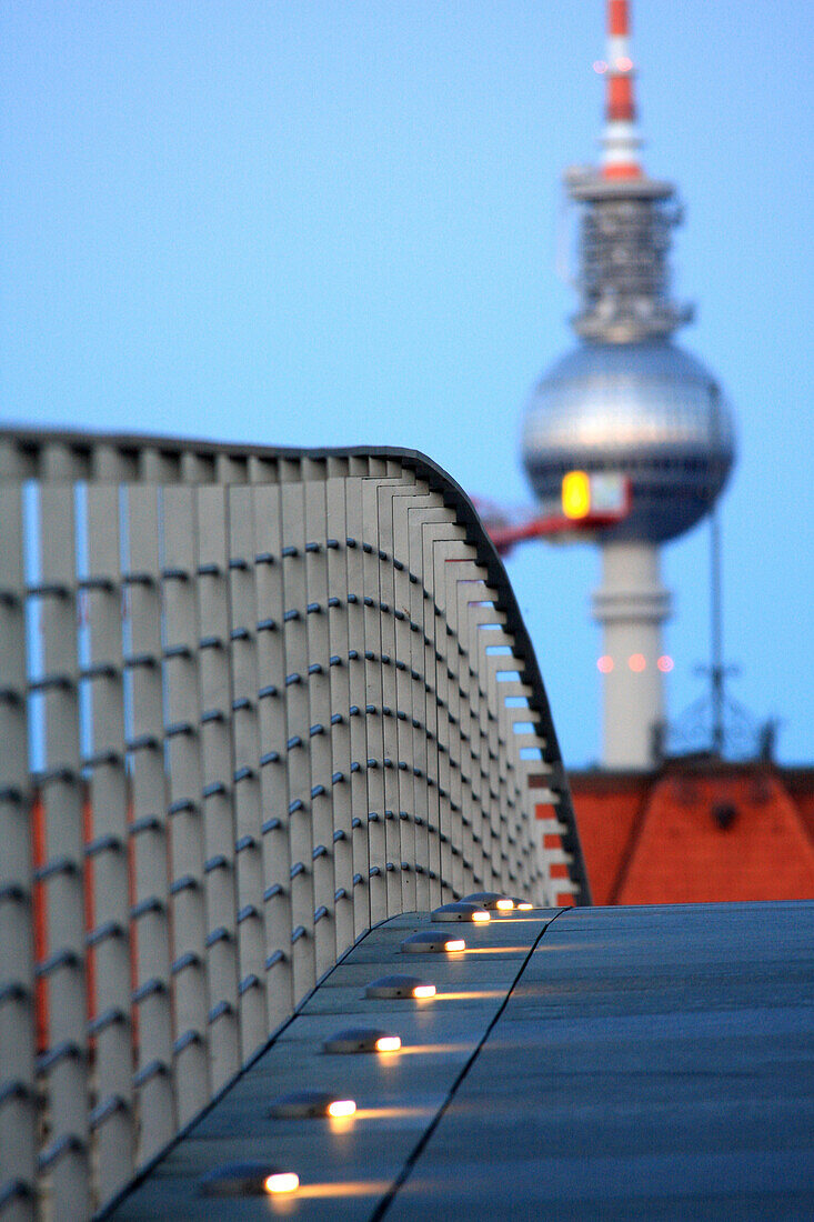 Fernsehturm, Brücke, Berlin Mitte, Deutschland