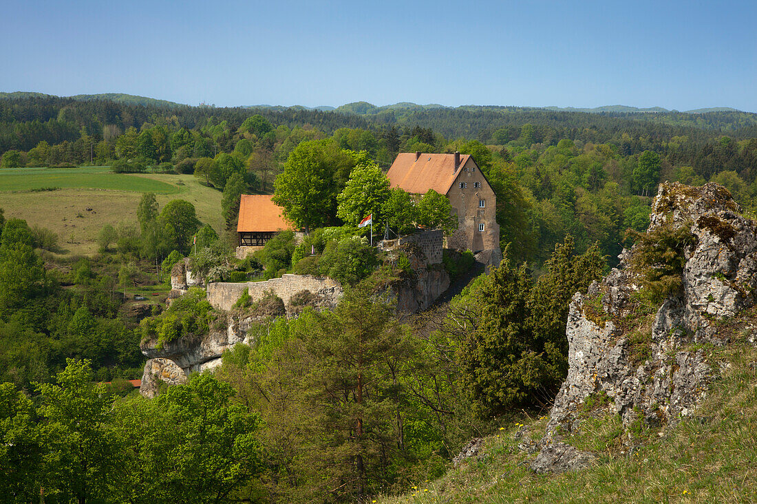 Blick auf Burg Pottenstein, Fränkische Schweiz, Franken, Bayern, Deutschland, Europa