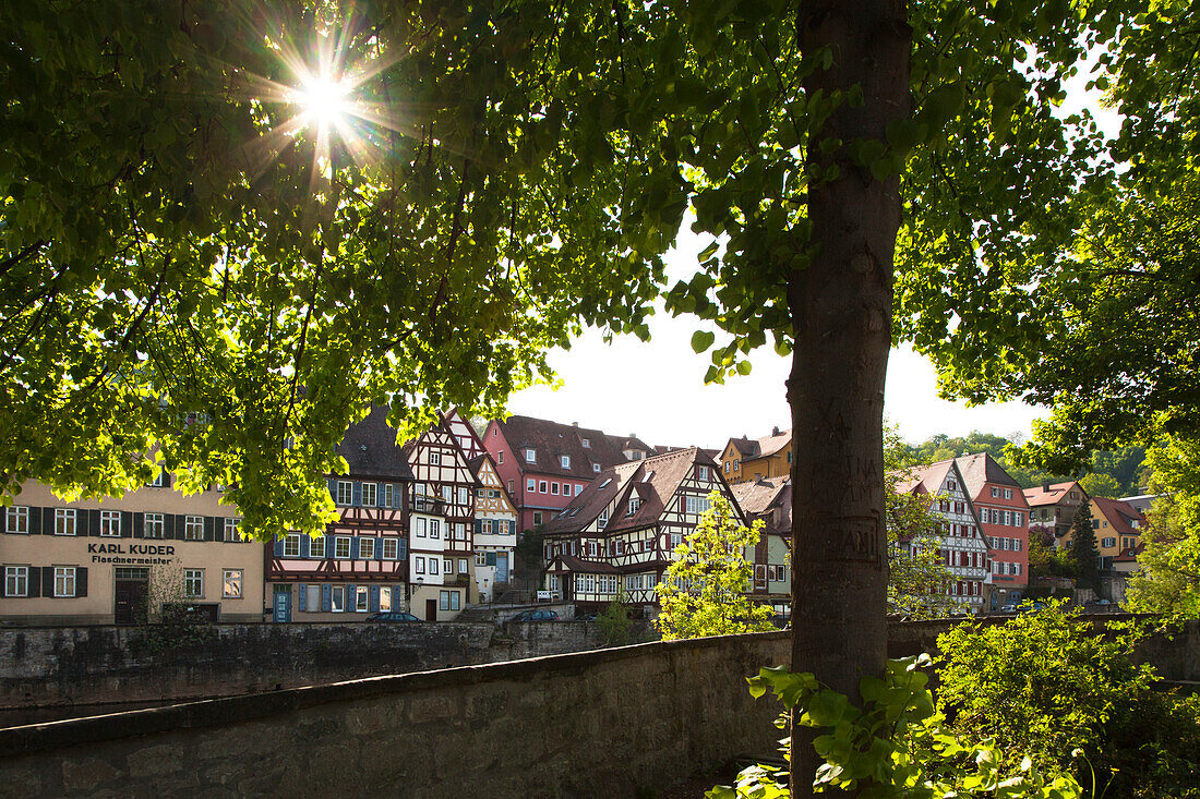 Fachwerkhäuser an der Kocher, Schwäbisch Hall, Hohenloher Land, Baden-Württemberg, Deutschland, Europa