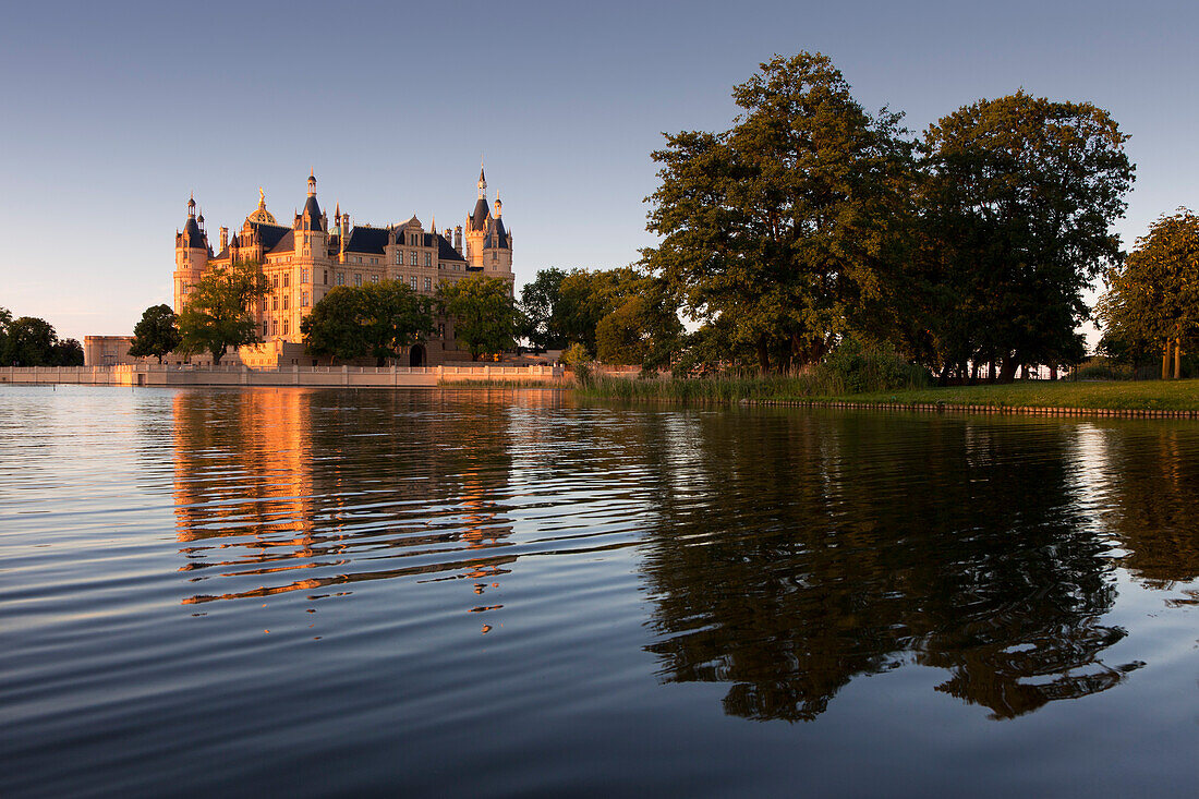 Schwerin Castle at lake Schwerin, Schwerin, Mecklenburg Western-Pomerania, Germany