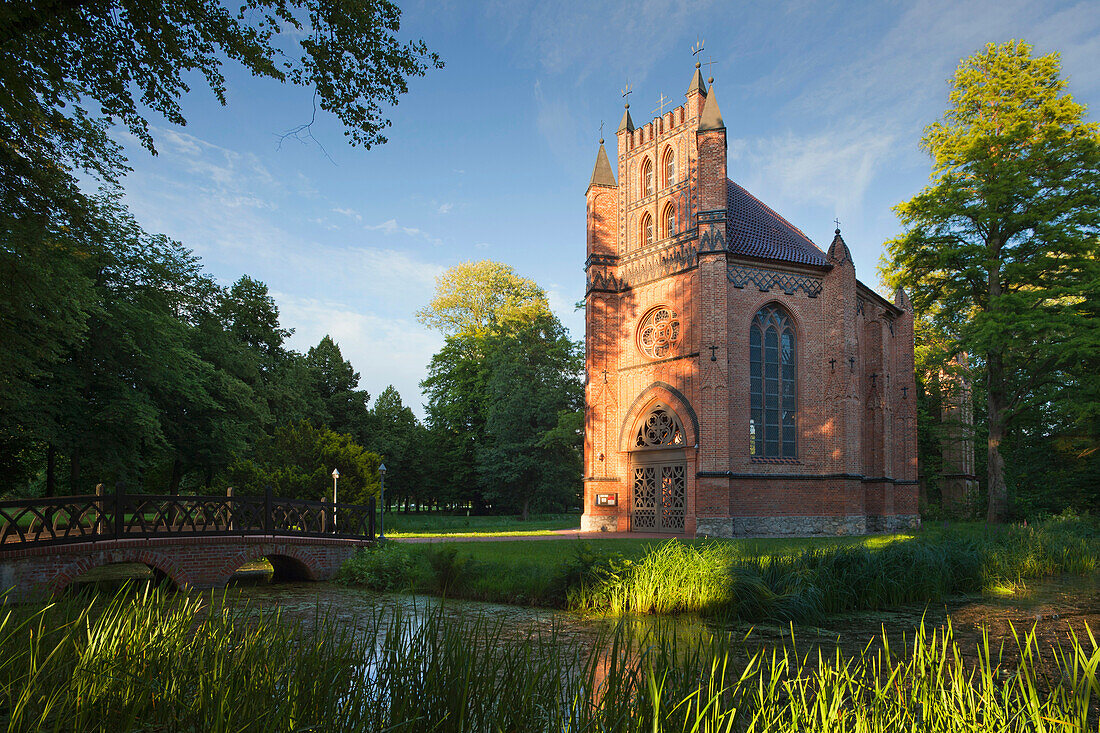 Kirche St. Helena und Andreas im Schlosspark, Schloss Ludwigslust, Ludwigslust, Mecklenburg-Vorpommern, Deutschland