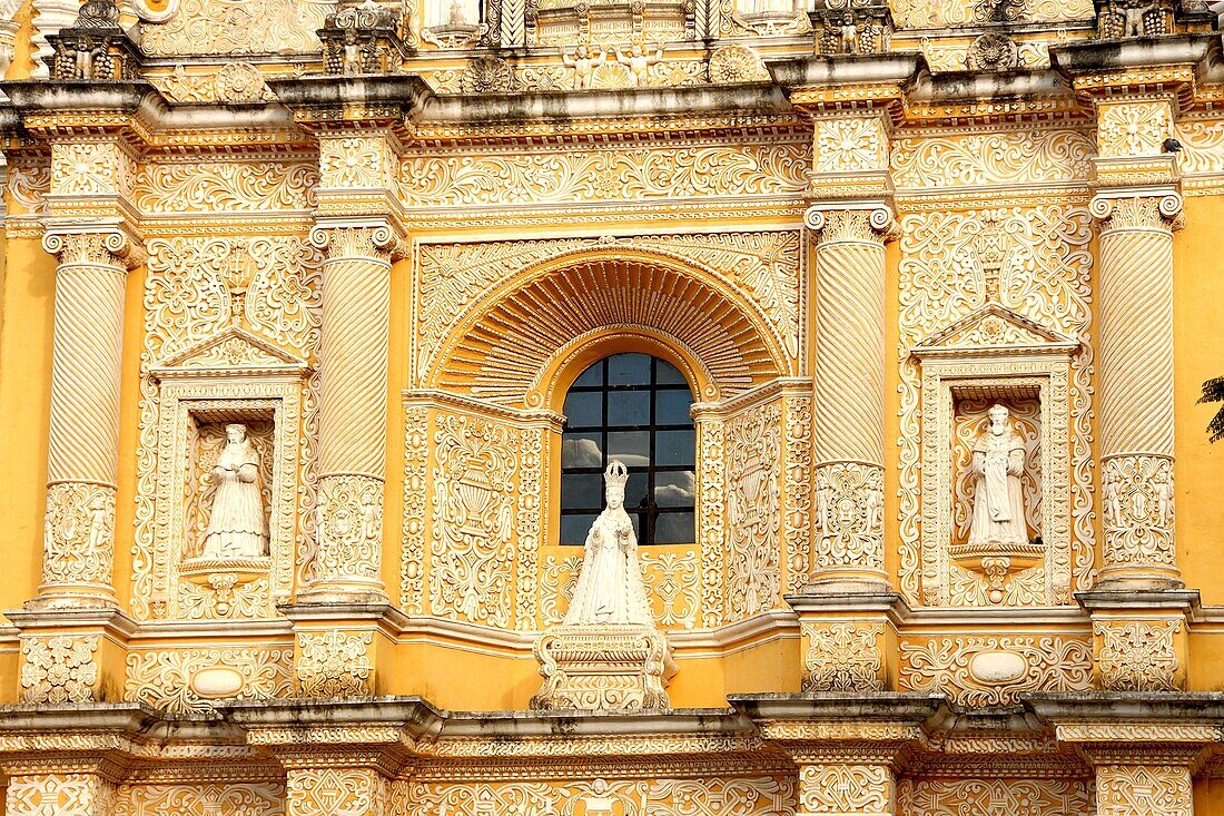 GUATEMALA, ANTIGUA, Merced church in Antigua